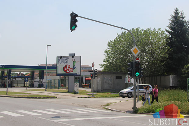 Počelo uvođenje trepćućeg zelenog svetla na semaforima