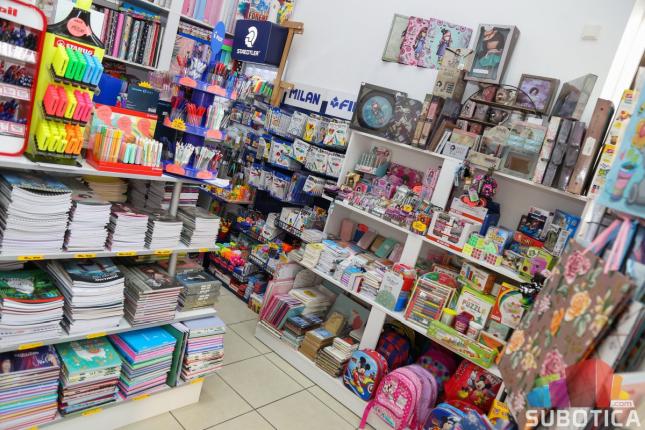 Školska torba "teška" više od 20 hiljada dinara