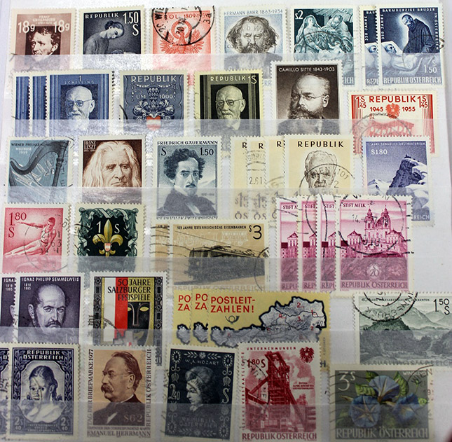 Zaplenjene vredne kolekcije sa više od 30.000 poštanskih maraka