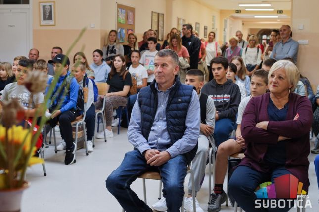 Deca sa Kosmeta stigla kod svojih vršnjaka u Suboticu