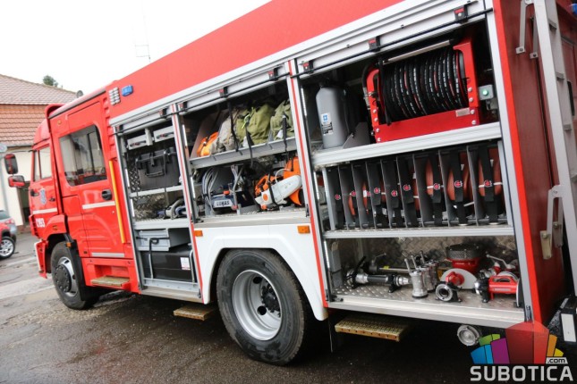 Nova vozila i uniforme za vatrogasce-spasioce