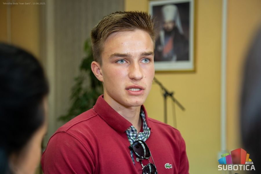Tehnička škola "Ivan Sarić" nagradila najbolje učenike