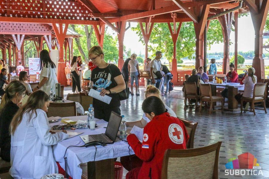 "Humana subota" na Paliću: 80 davalaca darovalo krv, obeležen Svetski dan dobrovoljnih davalaca