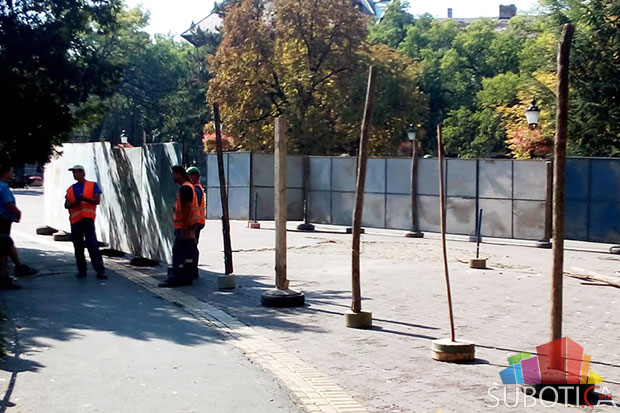 Počeli radovi na vraćanju spomenika Svetog trojstva