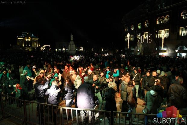 Dobra atmosfera na ispraćaju stare i dočeku Nove godine