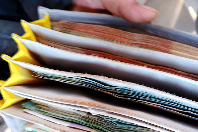 Vožač gradskog autobusa vratio novčanik pun para, vlasnica nije štedela reči hvale