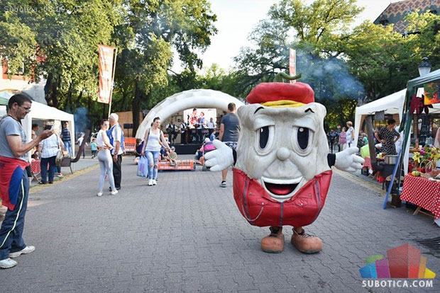 „Komšije“ prave najbolji ajvar u Subotici!