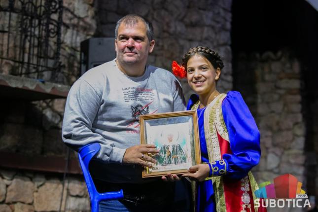 Humanitarni koncert „Za naš Orahovac“ prepun emocija