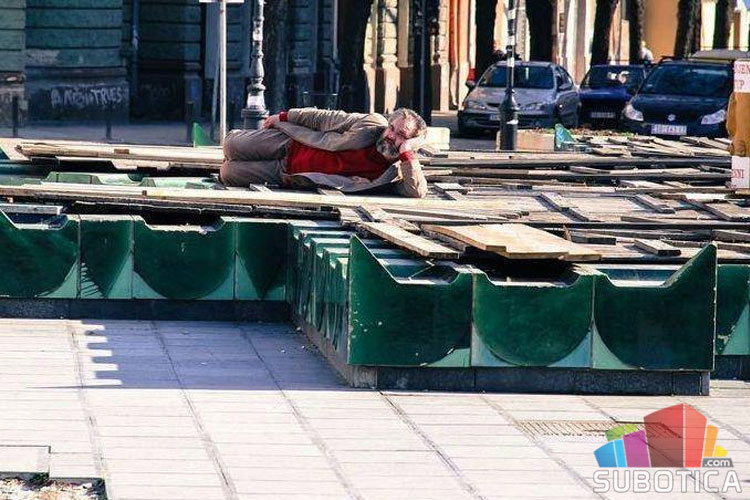 Nije imao adresu, ali ga je ceo grad znao – preminuo Stiven Braun