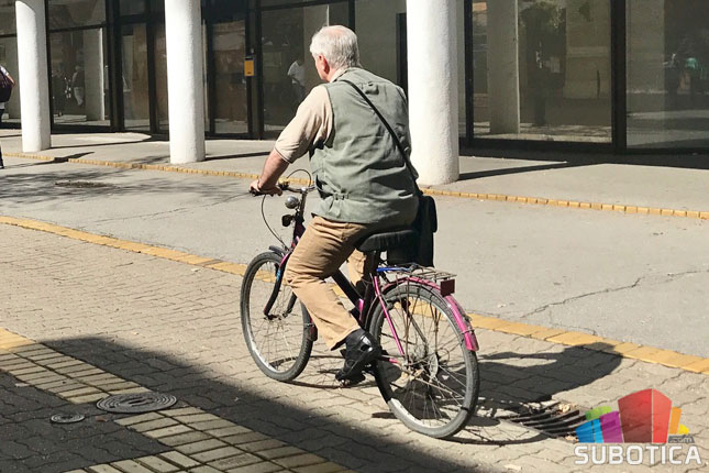Počelo kažnjavanje za vožnju kroz pešačku zonu