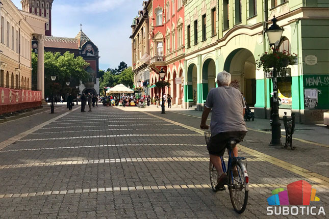 Počelo kažnjavanje za vožnju kroz pešačku zonu