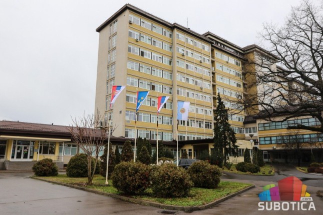 U novogodišnjoj noći tri pokušaja samoubistva i dvoje prekomerno alkoholisanih