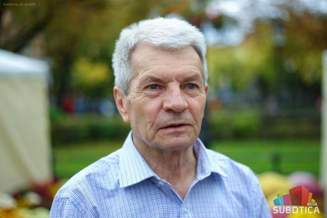 Centar grada u znaku jesenjeg cveća