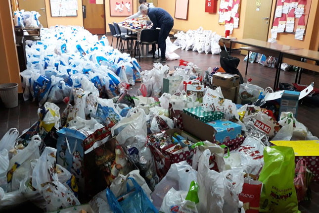 Subotički đaci pripremili 1.100 paketića za drugare sa Kosova