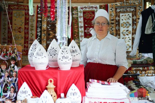 Od srpskog opanka do narodne nošnje Sekelja - Etnopolis, mesto susreta različitih tradicija