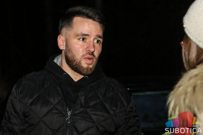 Subotičani u manjim grupama išli po badnjake, ističu da je važno očuvati tradiciju