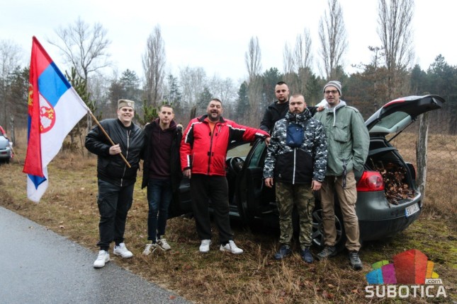 Subotičani u manjim grupama išli po badnjake, ističu da je važno očuvati tradiciju