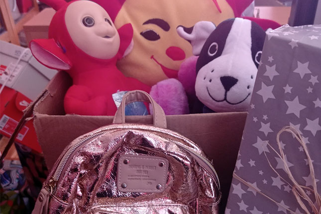 Škola "10. oktobar" organizuje tradicionalnu akciju "Osmeh u kutiji"