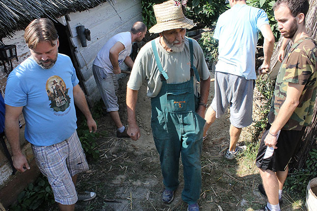 Kuća od slame i blata – prošlost ili budućnost?