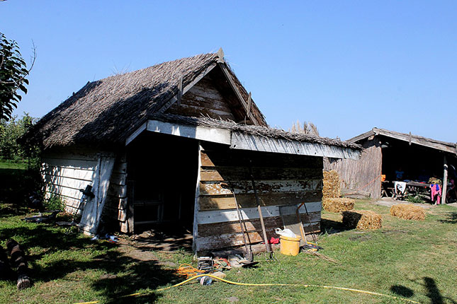 Kuća od slame i blata – prošlost ili budućnost?