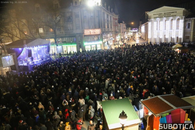 Dve hiljade građana ispratilo 2019. na Gradskom trgu