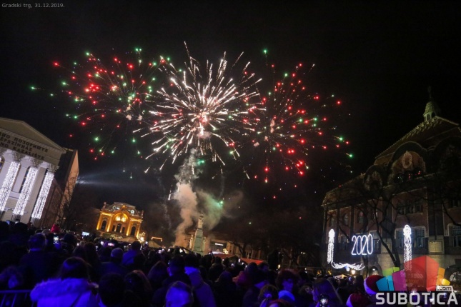 Dve hiljade građana ispratilo 2019. na Gradskom trgu