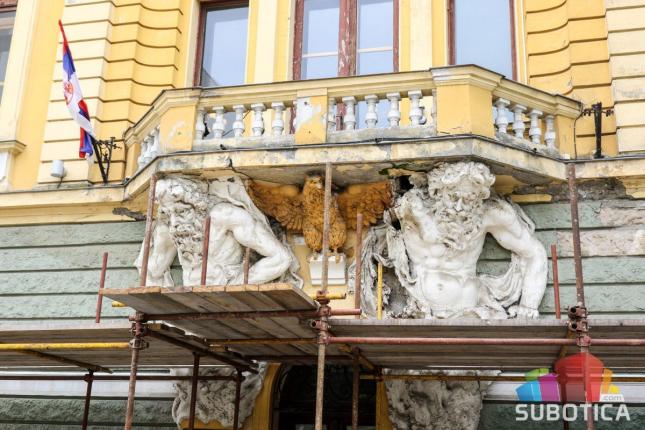 Obnavlja se fasada Gradske biblioteke