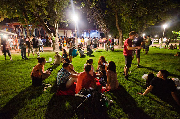 Zadovoljna publika i organizatori 10. jubilarnog Etnofesta