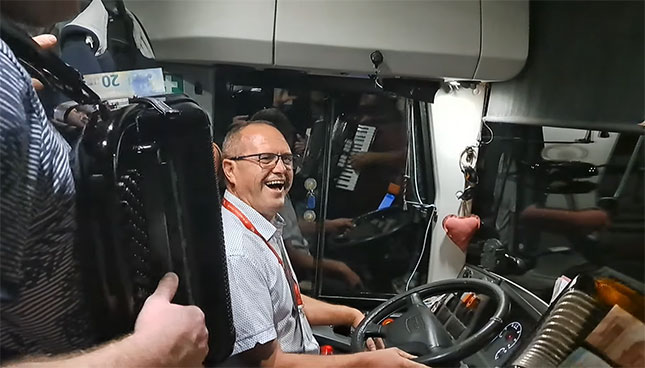 Franjo Sudarević skoro četiri decenije zaštitno lice „Subotica transa“, uz harmonikaše ispraćen u penziju