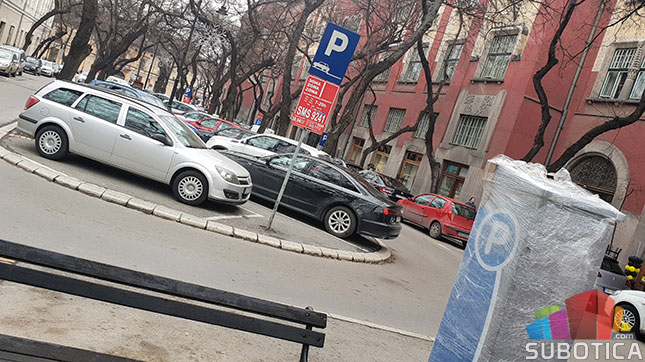 Postavljeni terminali za naplatu parkinga