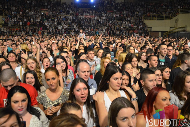 Ceca održala koncert pred više od 3.500 obožavalaca