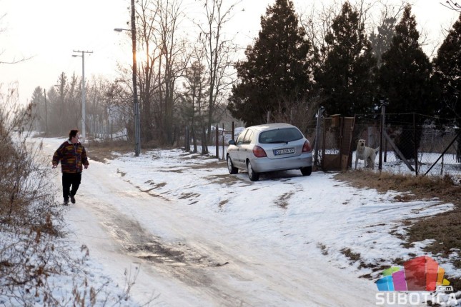 Psi kidišu na ljude i životinje