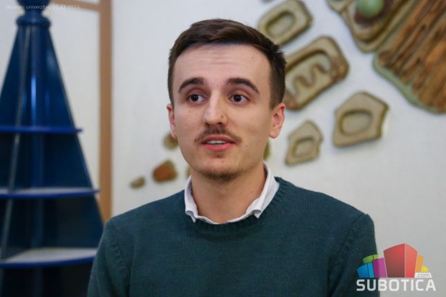 Subotički srednjoškolci realizuju projekat „Ruka za ruku“