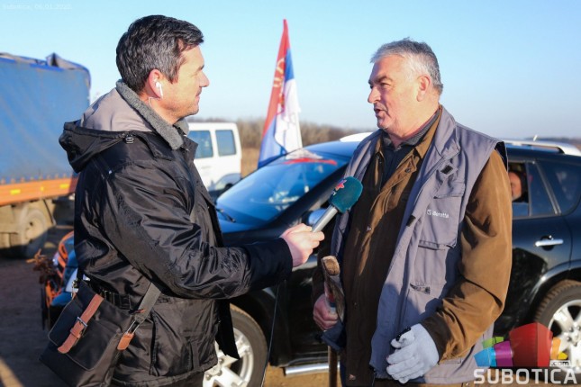 Tradicionalni odlazak po badnjak na Badnje jutro