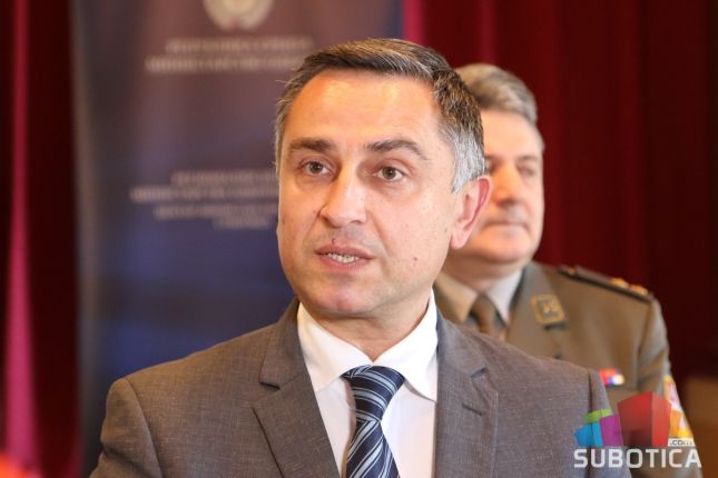 U Gimnaziji promovisano dobrovoljno služenje vojnog roka