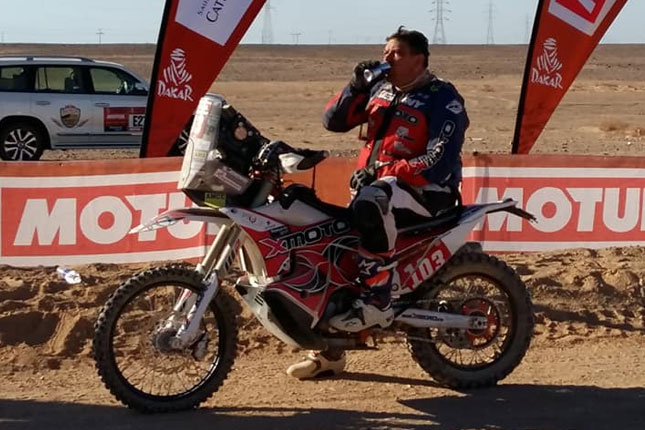 Sagmajster kažnjen na Dakaru zbog prekoračenja brzine, ali uspešno premošćava svakodnevne izazove