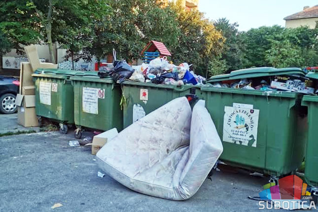 Završena prolećna akcija prikupljanja kabastog otpada, građani odložili oko 1.145 tona ove vrste otpada