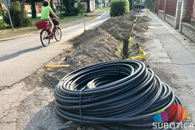 Postavljanje optičkih kablova donelo raskopane ulice i putnu infrastrukturu