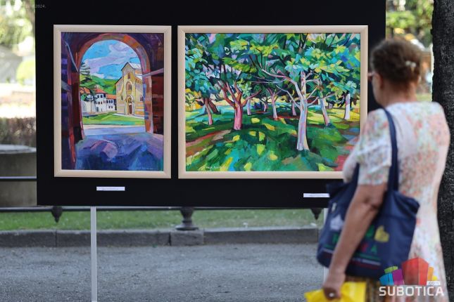 Izložba radova sa Likovne kolonije „Vidovdan 2024“ ispred Gradske kuće