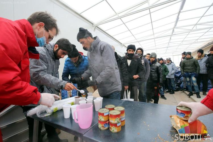 Broj migranata u Subotici stagnira, povremeni sukobi zbog hrane