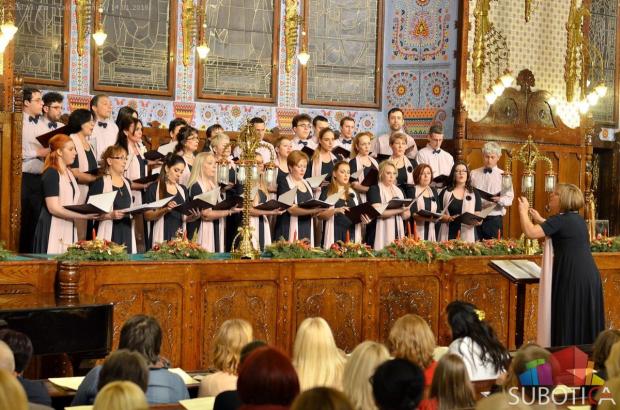 Crkveni hor „Sveti Roman Melod“ održao koncert za pomoć Aleksandru Šešliji