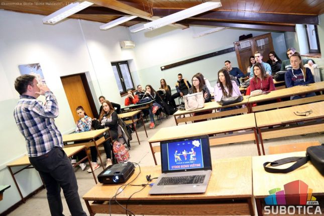 Ekonomska škola i naredne školske godine upisuje đake na tradicionalno popularne smerove