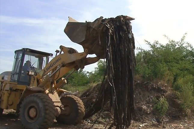 Uklanja se divlja deponija u Donjem Tavankutu