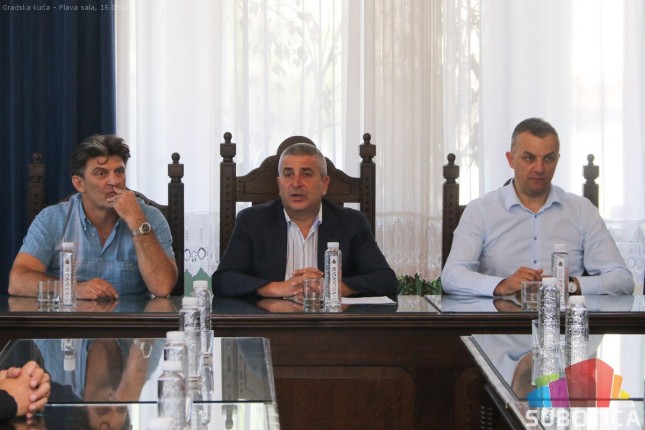 Gradonačelnik primio igrače i rukovodstvo FK "Spartak Ždrepčeva krv"