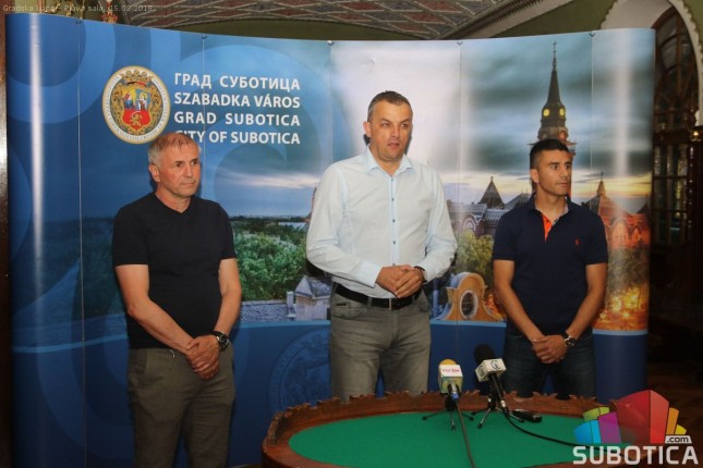 Gradonačelnik primio igrače i rukovodstvo FK "Spartak Ždrepčeva krv"