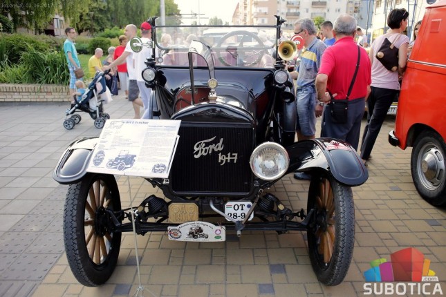 Revija oldtajmera u našem gradu