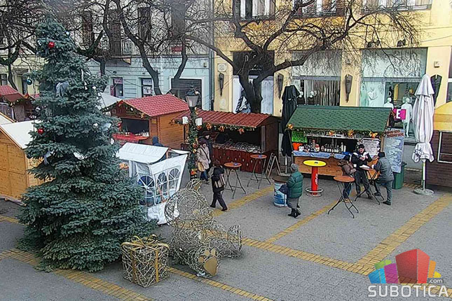Prva jelka na javnom mestu na našim prostorima okićena pre 168 godina