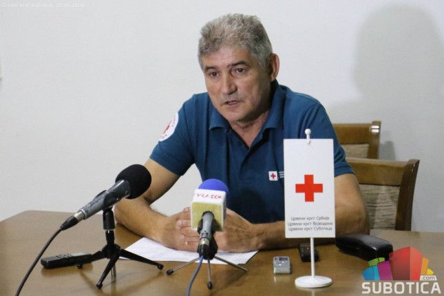 Crveni krst sa donatorima obezbedio 59 paketa školskog pribora za socijalno ugroženu decu