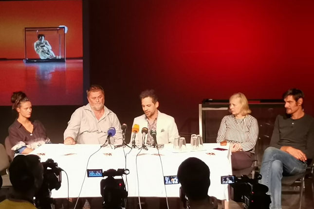 "Kad te bog ritne u stomak" - predstava o Gezi Čatu na sceni pozorišta "Deže Kostolanji"