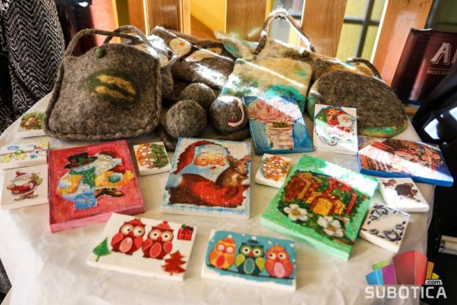 Održana promocija zbirke pesama i izložba radova Udruženja slepih i slabovidih